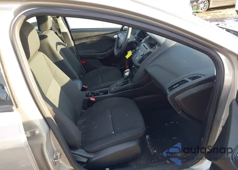 2016 Ford Focus Se z USA, uszkodzony, nr VIN 1FADP3F28GL220444